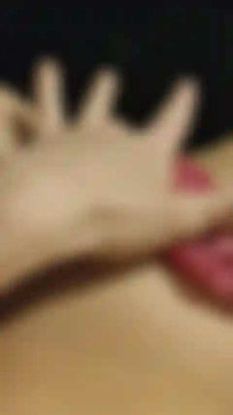 Benetzende höschen-masturbation.