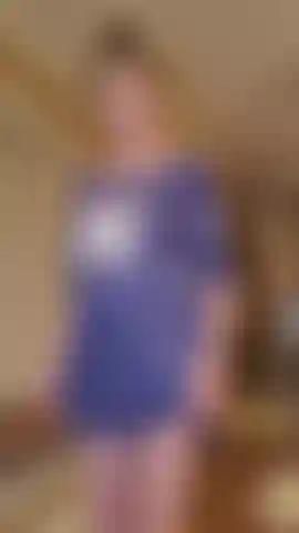 8 Im monat schwanger und ziehe mich bis zum skinny dip aus.