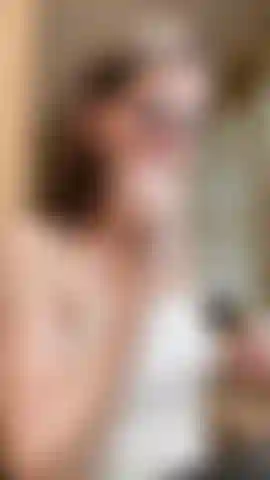 Habe schluckauf und schminke mich süß und ungestellt.