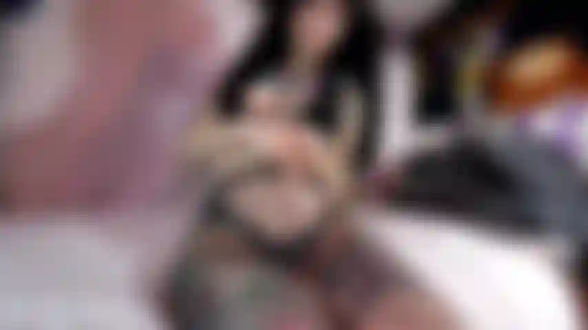 Reite dich in netzstrümpfen.