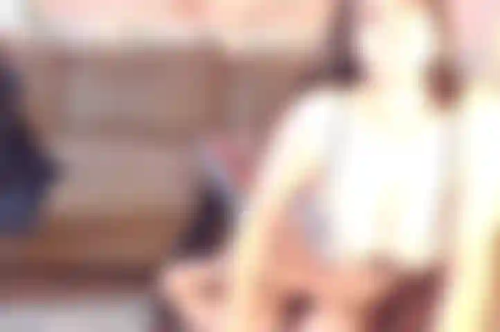 # 3 B / g muschi essen, blasen und seinen schwanz reiten, bis er mich mit seinem sperma füllt!