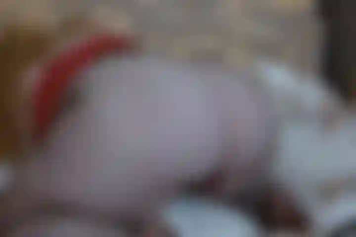 Bratty-göttin gibt dir sph mit winzigem dildo.