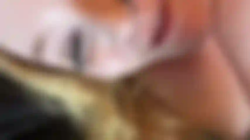 Muschi greifender dildo nach riesigem o.