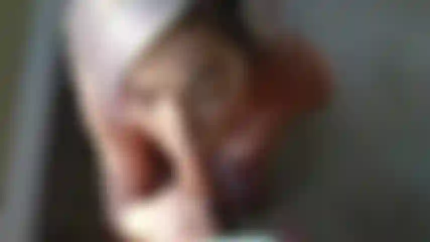 Die darum bettelt, gefickt zu werden.