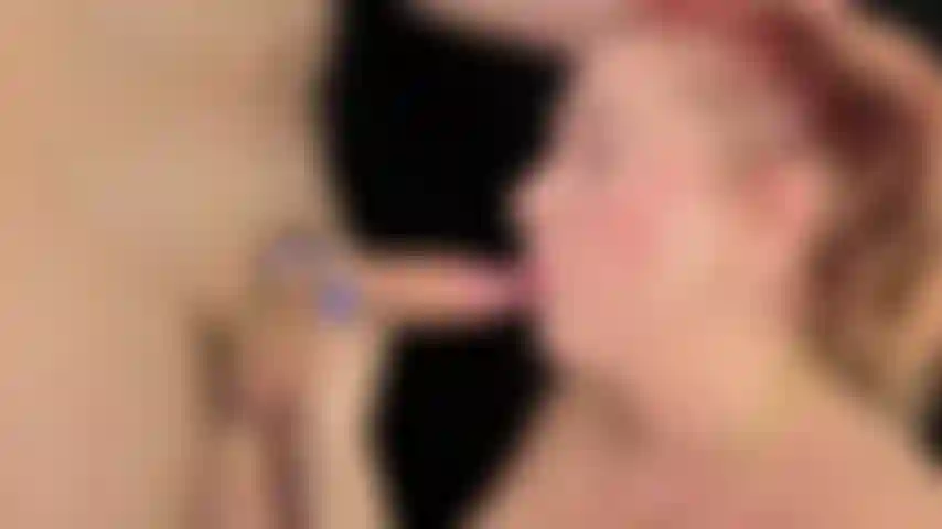 Extrem schlampiger blowjob mit deepthroat und gesichtsbesamung.