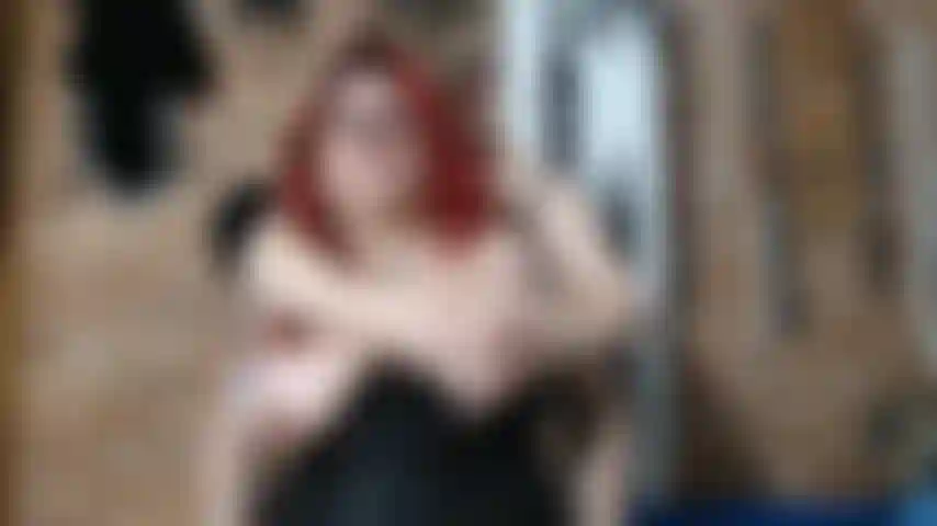 Leah, die mit maras großen titten spielt.