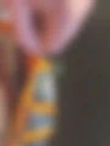 Take a peak (gif)