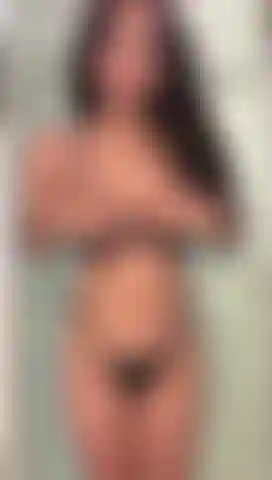 Liebe es, unter der dusche wie eine hure mit meinen fingern zu spielen.