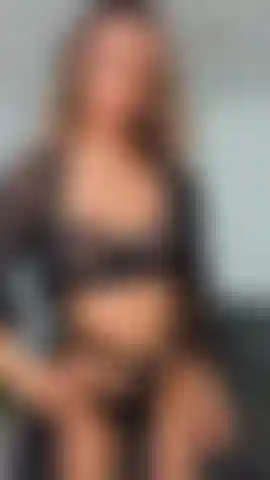 Kommen sie und fangen sie diese sexy blondine.