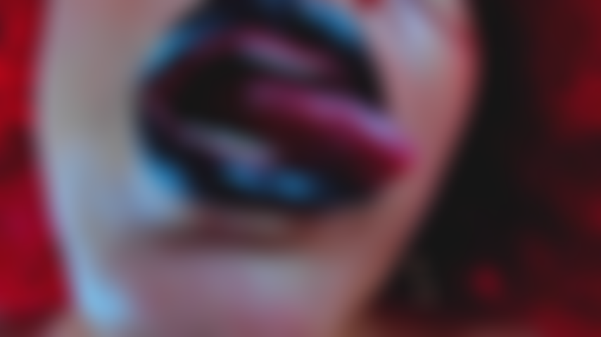 Schwarzer lippenstift, nah dran.