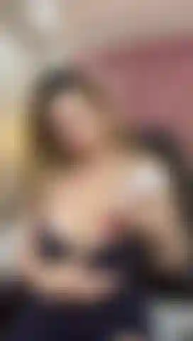 Gleite über mich wie ein heißes flüstern, das mich die kontrolle verlieren lässt.