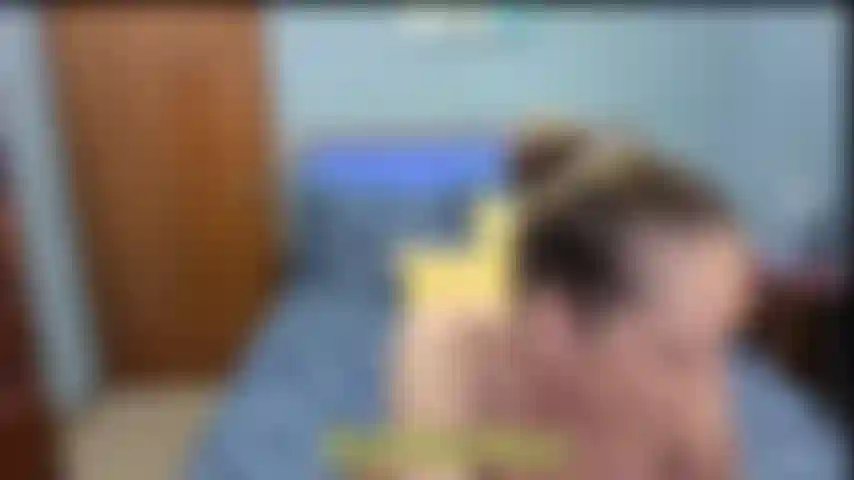 Streichle für mein weißes oma-höschen – sieh mir zu, wie ich modele und meinen arsch in meinem weißen großen oma-höschen wackele. Ich gebe spaß und necke mit meinem großen milf-arsch.