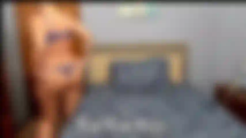 Joi für den großen arsch der göttin roni.