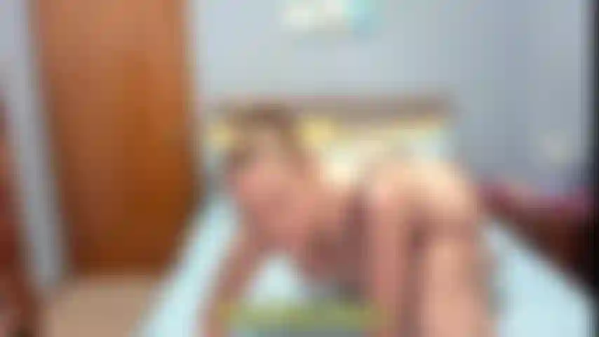 Joi für arsch mit dirty talk – ich trage einen knappen schwarzen string, wackele am arsch und benutze dann meinen dildo, um ihn zu streicheln und dir anweisungen zu geben. Viel arschschütteln und dann spielzeugreiten mit joi.