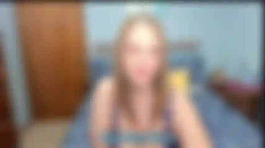 Schmutziger lehrer-video-chat – frau roni hat einen schüler, der für zusätzliche credits per video-chat chatten soll, aber stattdessen beschließt, sich im chat bloßzustellen und für sie zu wichsen.