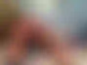 In diesem clip spiele ich eine rolle als deine stiefmutter, während ich einen bbc-dildo reite und ficke. Ich bitte um deinen jungen schwanz.