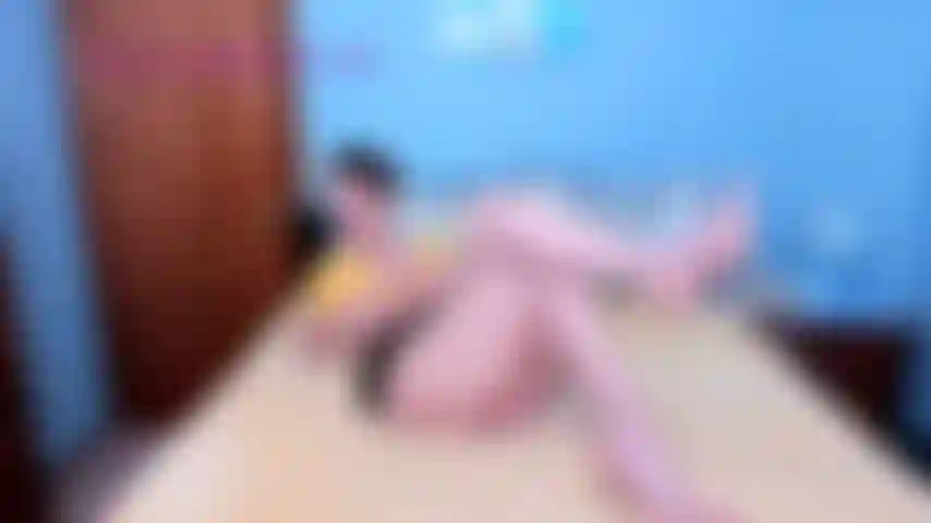 Crossinglegsintanheelsjoi- kurzes video von mir, wie ich strumpfhosen und hellbraune absätze trage, nur meine beine überkreuze und meine beine zeige, die dir sagen, dass du für meine hellbraunen absätze wichsen sollst.