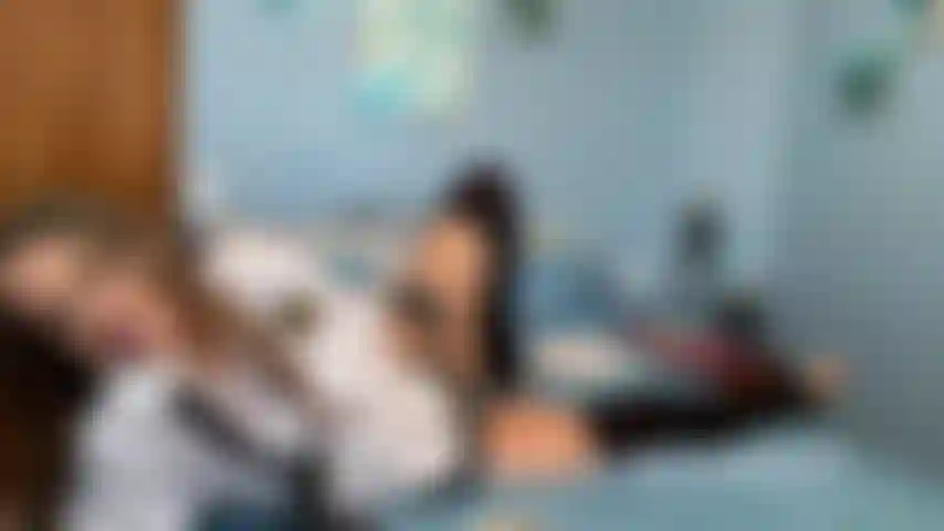 Verkleidet als college-vorschulmädchen, rollenspiel, dirty talk, joi-slutty-talk, die dich mit meinem arsch neckt und dich ermutigt, darauf zu kommen.