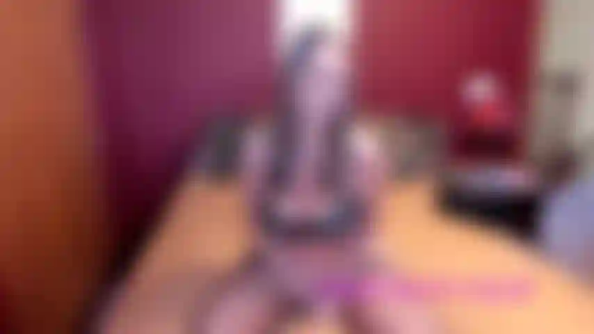 Eine zusammenstellung von rülpsershows. Zeige meinen arsch und meine großen brüste, während ich rülpse und wichsanweisungen/ermutigung gebe.