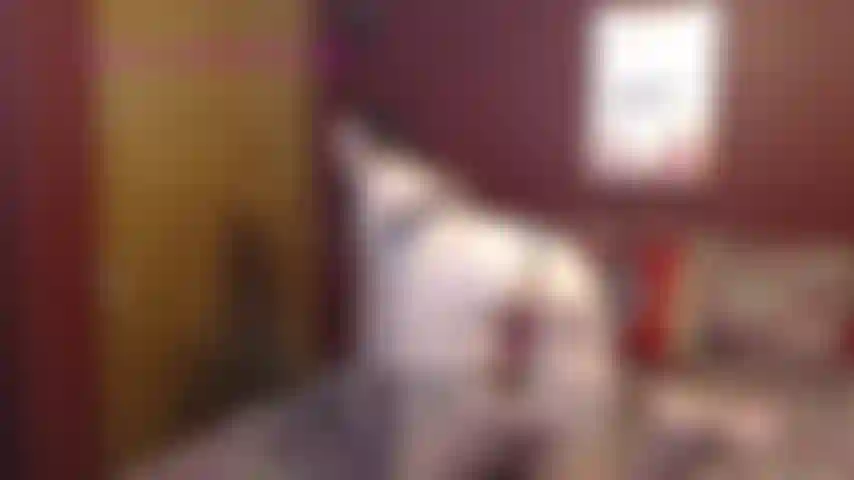 Spritze auf nylons & arsch-joi-zeige meine braunen nylons, schüttele meinen arsch und gebe joi.