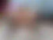 Zusammenstellung von 3 separat aufgezeichneten camshows, in denen ich mit meinem hitachi-zauberstab masturbiere. Die ersten beiden abschnitte tragen schwarze, durchsichtige strumpfhosen, reiben meinen kitzler darüber und kommen, dann werde ich nackt und komme.