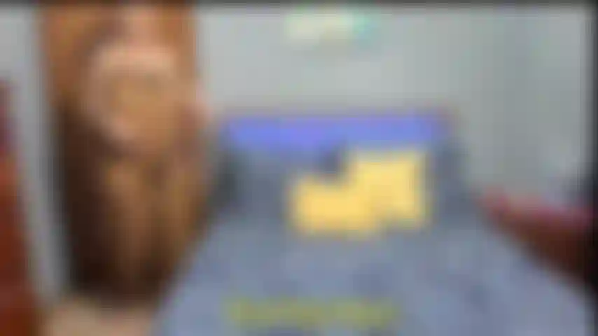 Eine milf mit schlaffen titten und tittenficken – ich zeige meine großen milf-titten, hüpfe und mache spaß, benutze spielzeug und spreche darüber, wie ich dich auf die titten ficken würde.