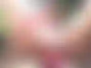Ich sitze draußen auf meiner terrasse und ficke meine muschi in meinem liegestuhl.