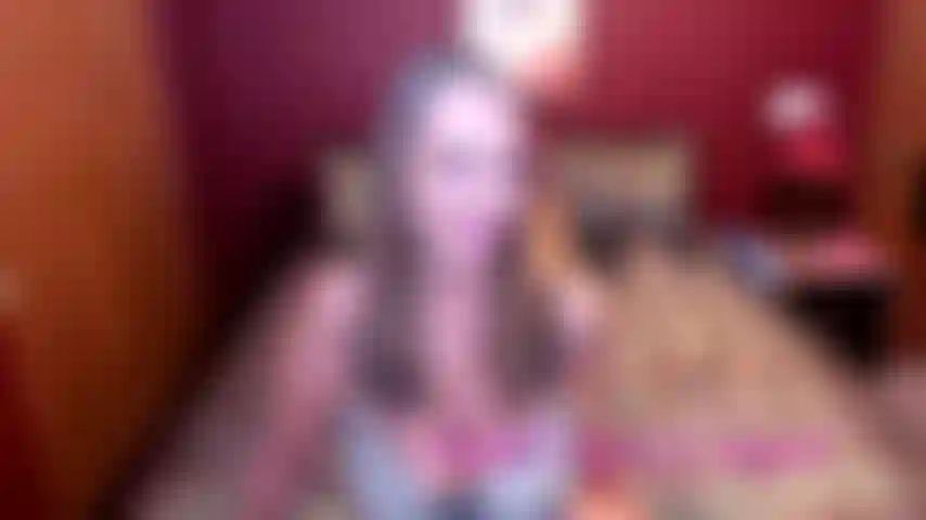 Heißes kleines rollenspiel, in dem ich deine "mutter eines freundes" bin, die dich verführt und meine muschi mit einem dildo fickt.