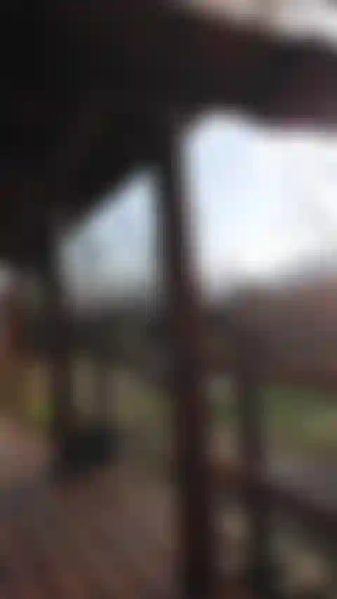 Sexy arsch meines mannes riecht draußen nach blumen.