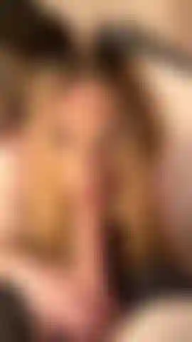 Bunny-girl, die ihre zunge um deinen schwanz wickelt – 1 minute schwanz lutschen in pov-spaß!