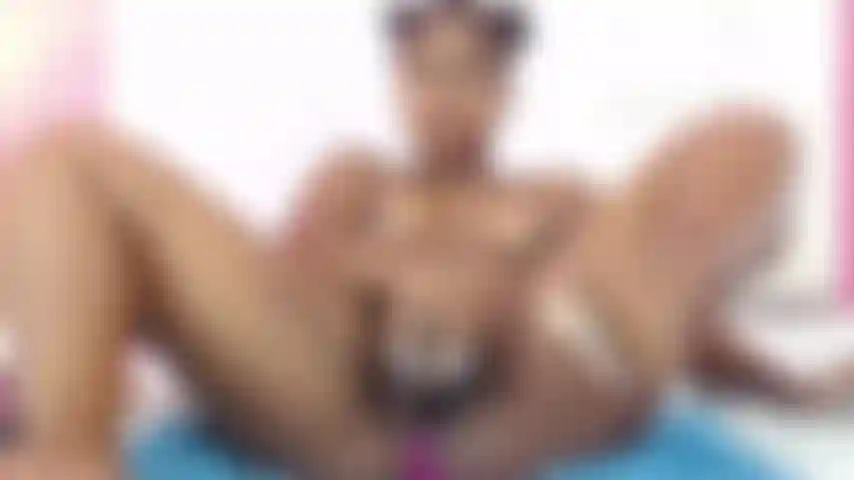 Ich liebe es, wenn du mit meiner muschi spielst.