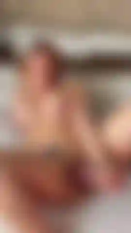 look at these big hips and feel them on you;