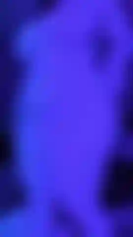 Ölshow: meinen nackten körper einölen, auf den hintern klatschen und angeben! ( Warnung vor blinklichtern!).