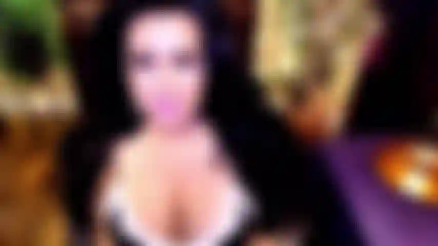 Eine stiefmutter, die eifersüchtig ist und deinen schwanz verlangt.