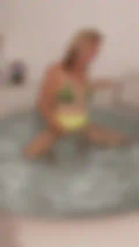 Ich spiele in meinem spa.