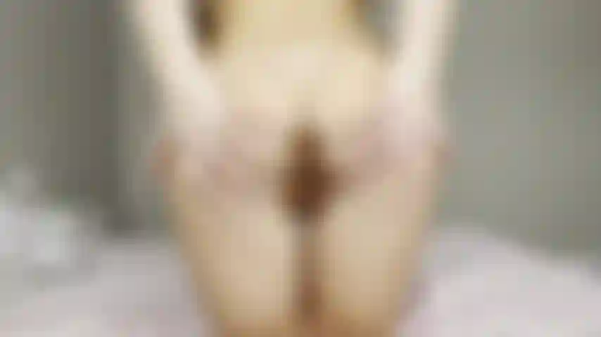 28.12.2022 Solo. Schau mir zu, wie ich den analplug in meinen engen arsch stecke und ihn dann im doggy-style fingere.