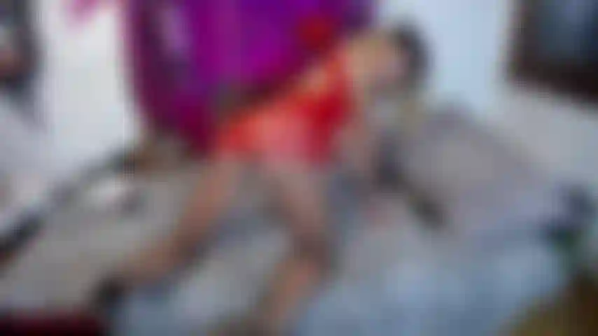 ( Ita) deep throat + rotes kleid spritzen.