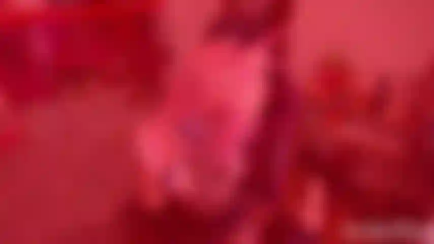 Joi challenge grün-rotes helles hasen-cosplay.