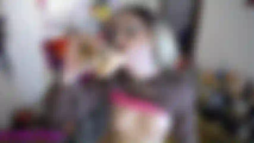 Benehme mich verrückt, sehr schlampig in den mund ficken + spritzen.