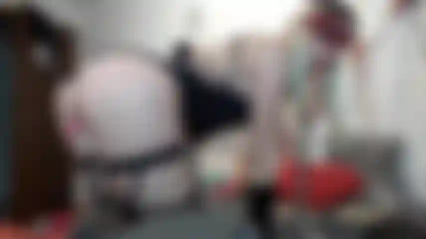 Ein dildo auf meinem stuhl ... Omg ... Sauge daran und reite ihn dann ... Natürlich spritze ich auf diesen dildo und ich will dich um mein gesicht am ende zu füllen. Genieße mich, viel spaß mit meinem dildostuhl!