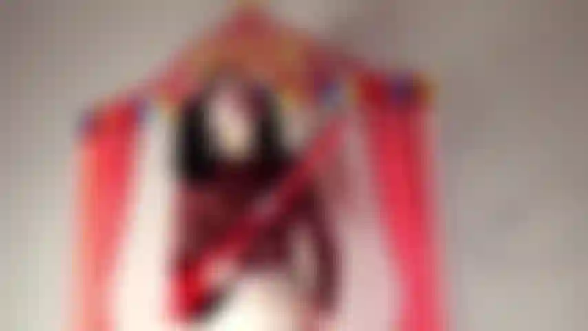 Schmutzige clown-sneakers.