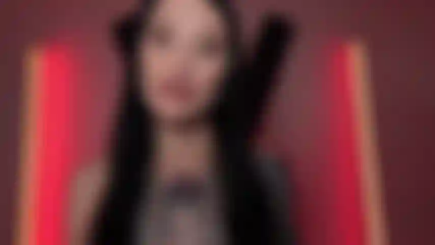 8 Die an 12,2 cm hohen stiefelabsätzen lutscht und spuckt.